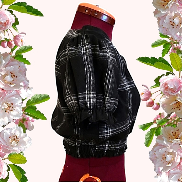 💛 4/$20 | Plaid Top - Picture 2 of 9